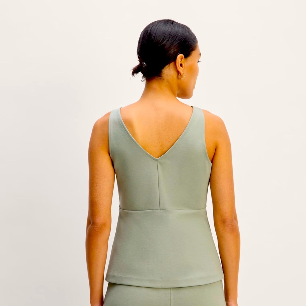 Women’s Everlane The Dream V-Neck Top sage green size XS